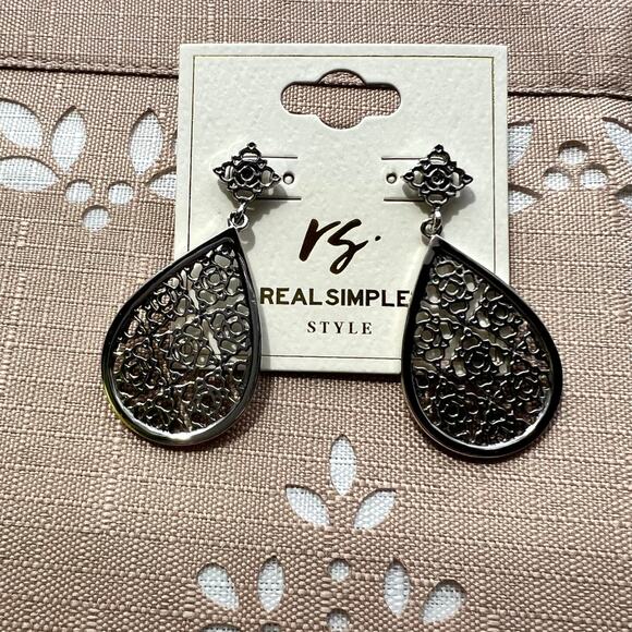 NWT Real Simple Style "Anna" Rhodium Silver Teardrop Dangle Earrings - Picture 1 of 8
